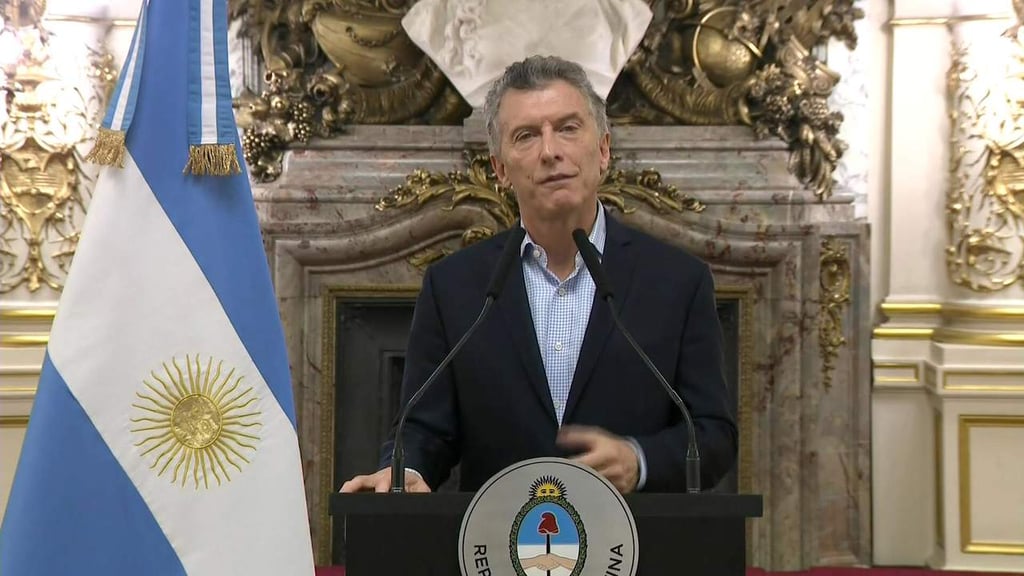 Argentina pide ayuda al FMI para evitar crisis económica