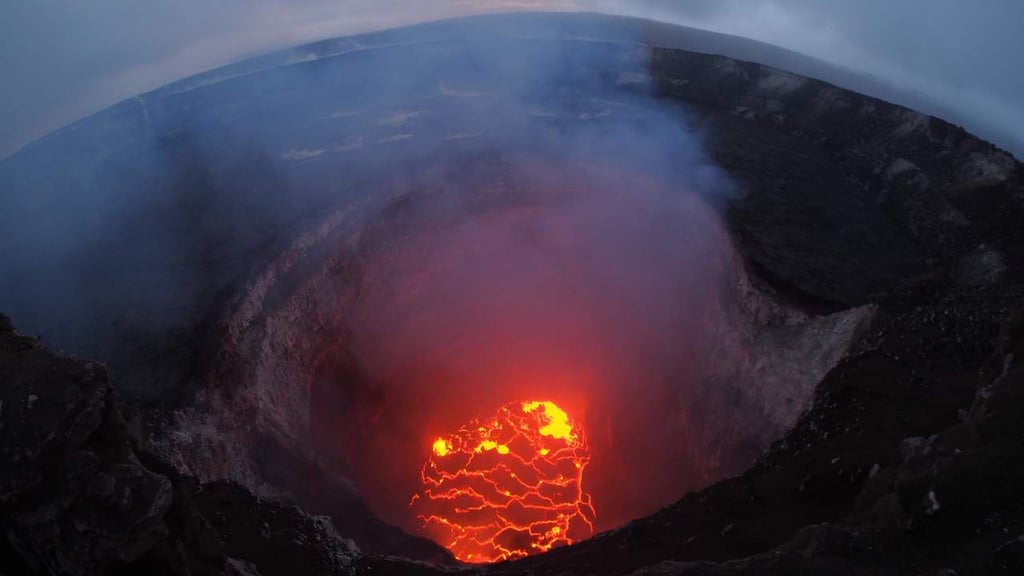 Volcán en Hawái podría tener erupción explosiva