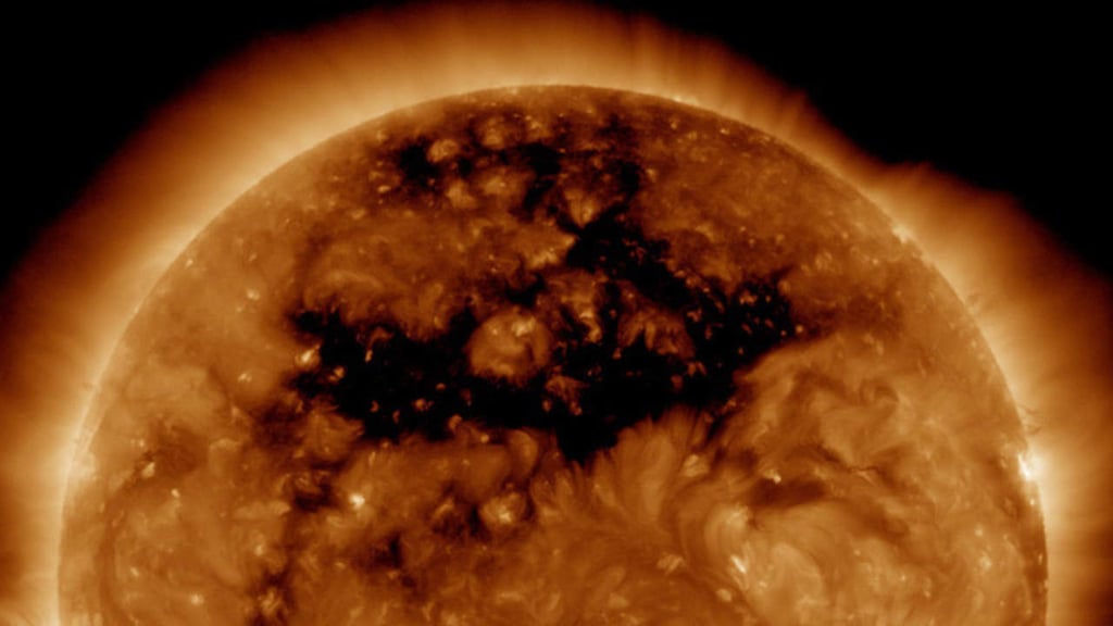 Captan agujero coronal en el Sol de frente a la Tierra