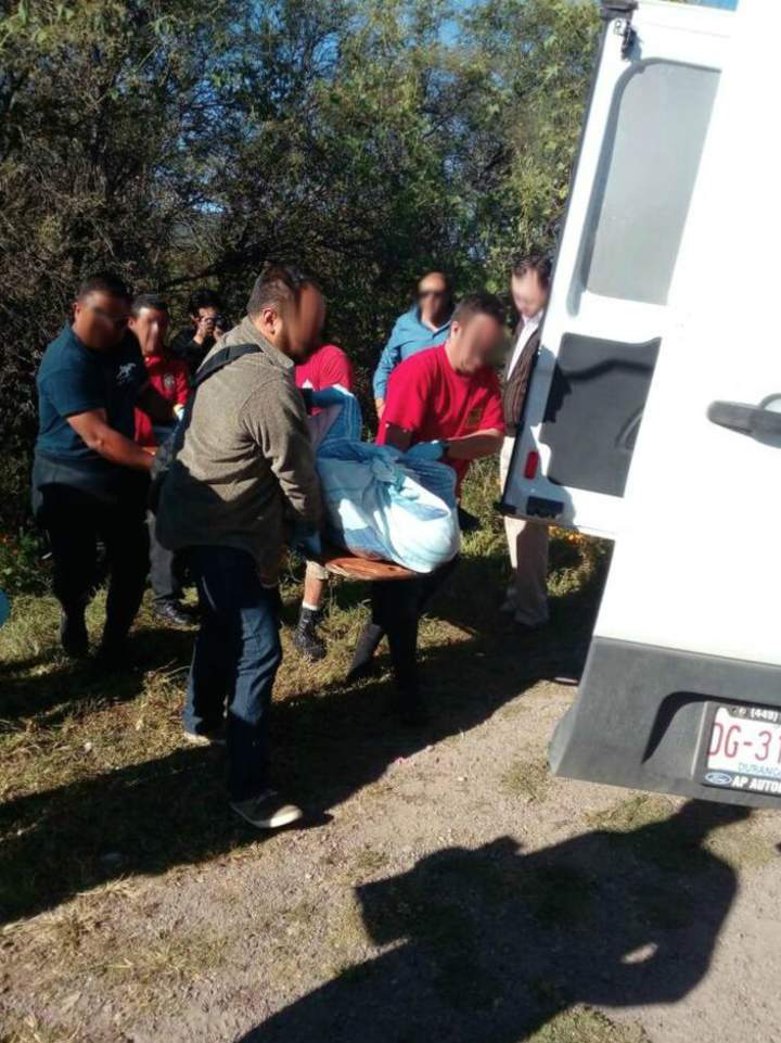 Iba a un baile y aparece muerta en una obra negra