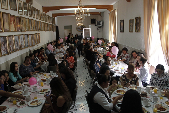 Instituto Tlacaelel  festeja a las mamás