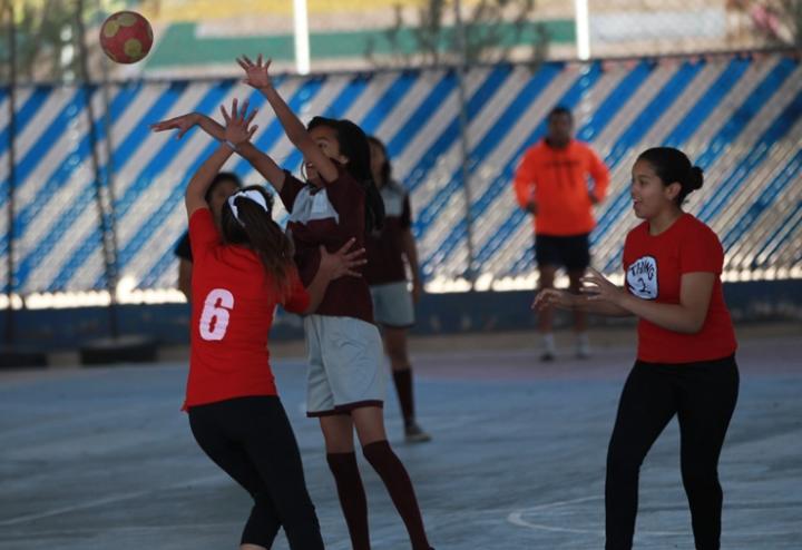 Plantean extender educación física por cuatro horas