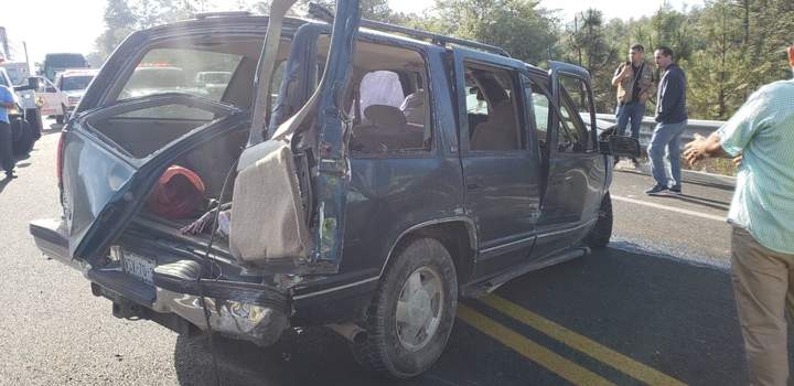 Muere menor tras accidente en la supercarretera