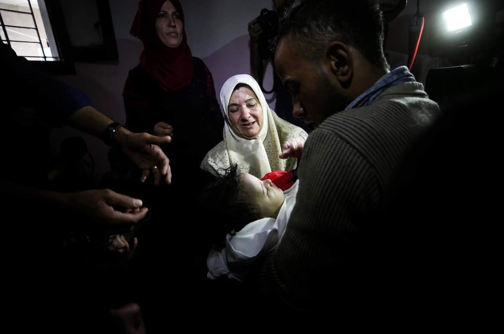 Muere bebé en Gaza por inhalación de gases durante protestas