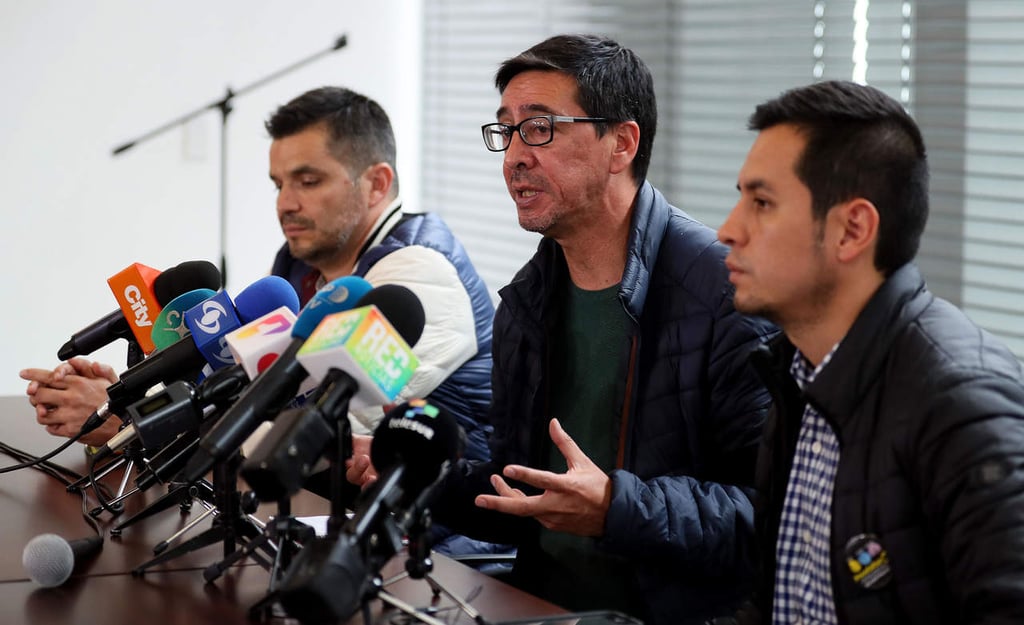 Presidente de Colombia se reúne con familiares de periodistas ecuatorianos asesinados