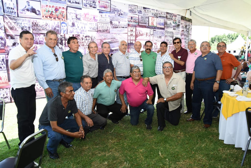 Celebran 50 años de futbol de primera en La Laguna