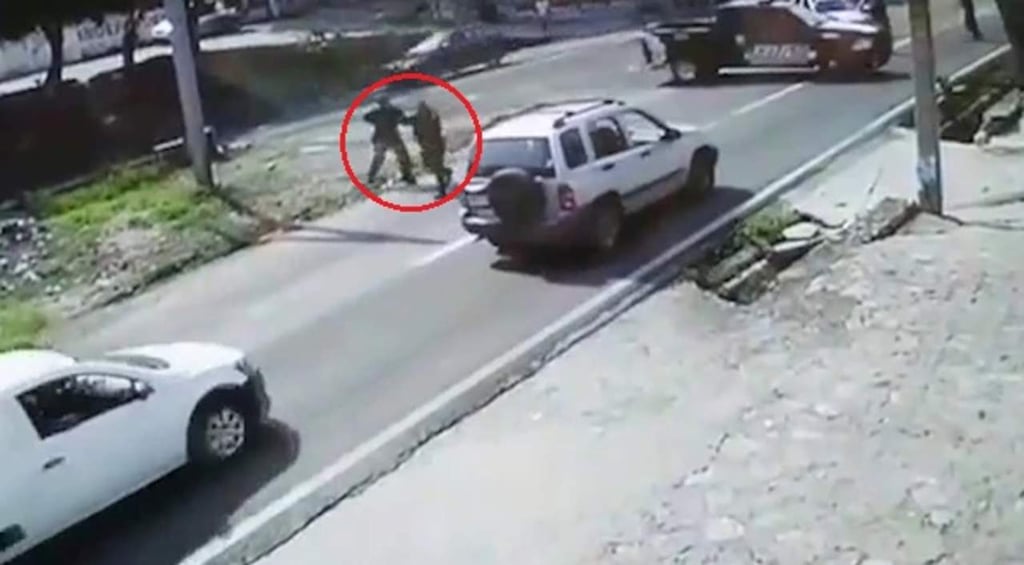 VIDEO: Adolescentes atropellan a policías en Morelos