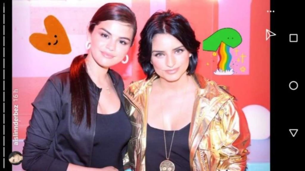 Aislinn Derbez presume foto con Selena Gómez