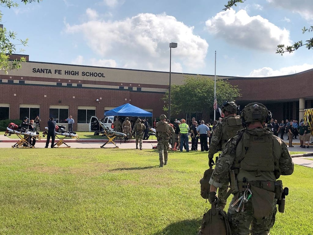 Mueren 11 en tiroteo de escuela texana