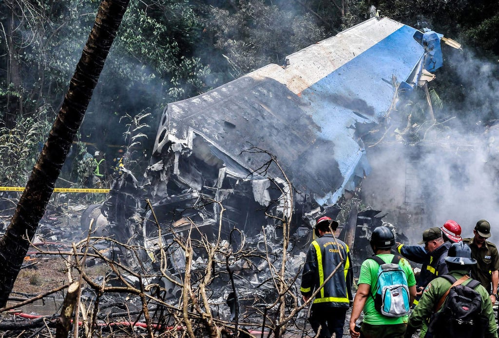 Hallan caja negra de avión accidentado en Cuba; confirman 110 muertos