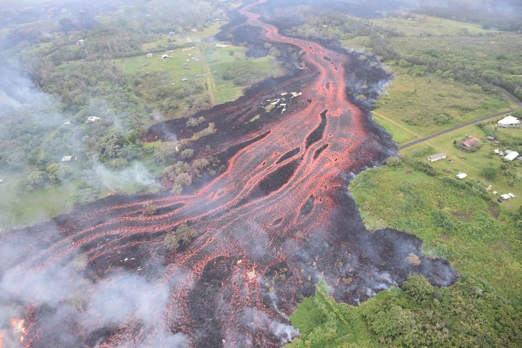 Nueva erupción en volcán Kilauea amenaza el suministro eléctrico