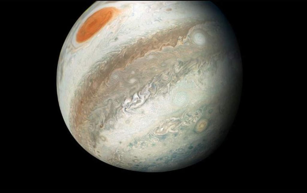 NASA muestra fotografía de Júpiter desde nueva perspectiva