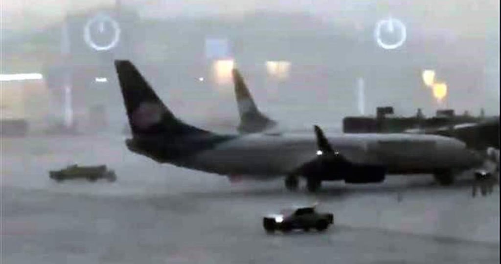 Reportan 45 vuelos afectados por mal clima en AICM