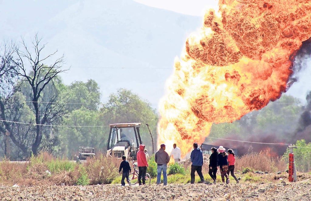 Pemex gasta más para vigilar ductos