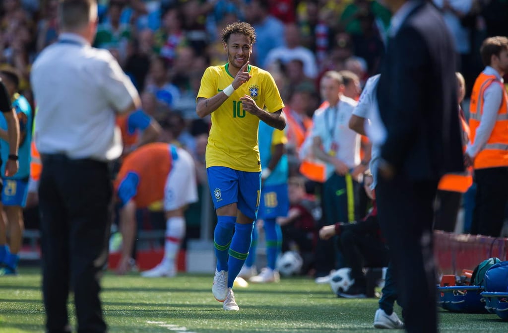 Vuelve a brillar Neymar con Brasil tras lesión