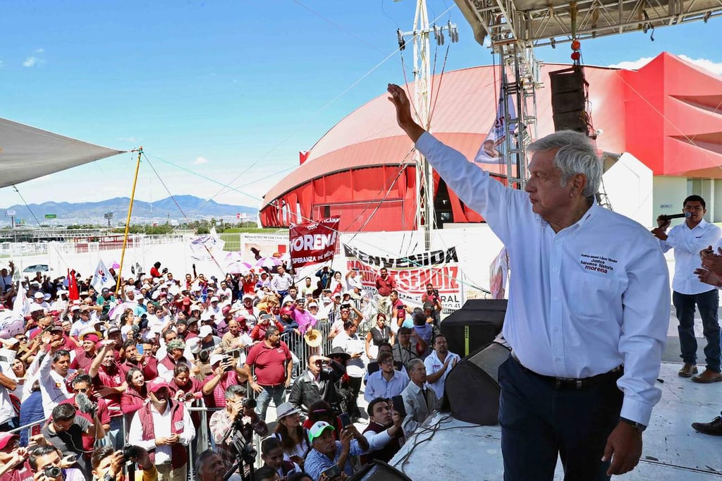 Llama AMLO a la unidad al sector empresarial