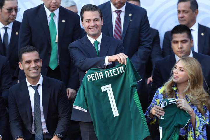 Peña Nieto da las gracias a la FIFA