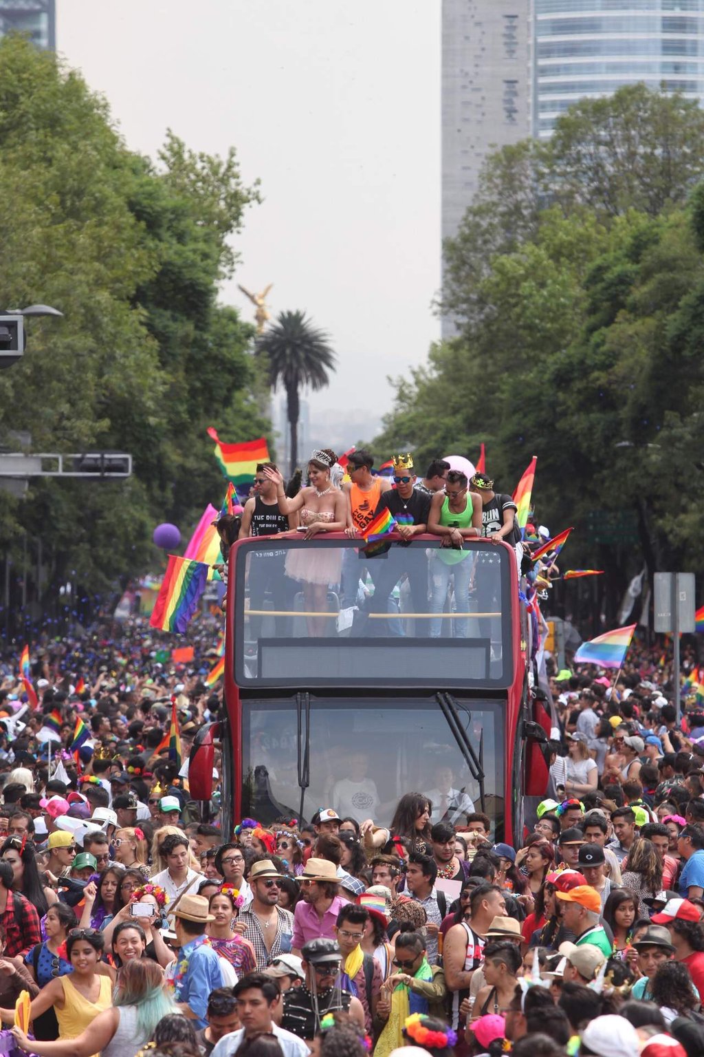 Warner Music México se unirá al desfile del orgullo LGBTTTI