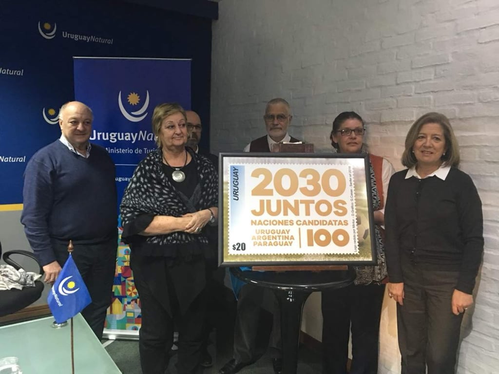 Uruguay lanza sello para candidatura conjunta al Mundial 2030