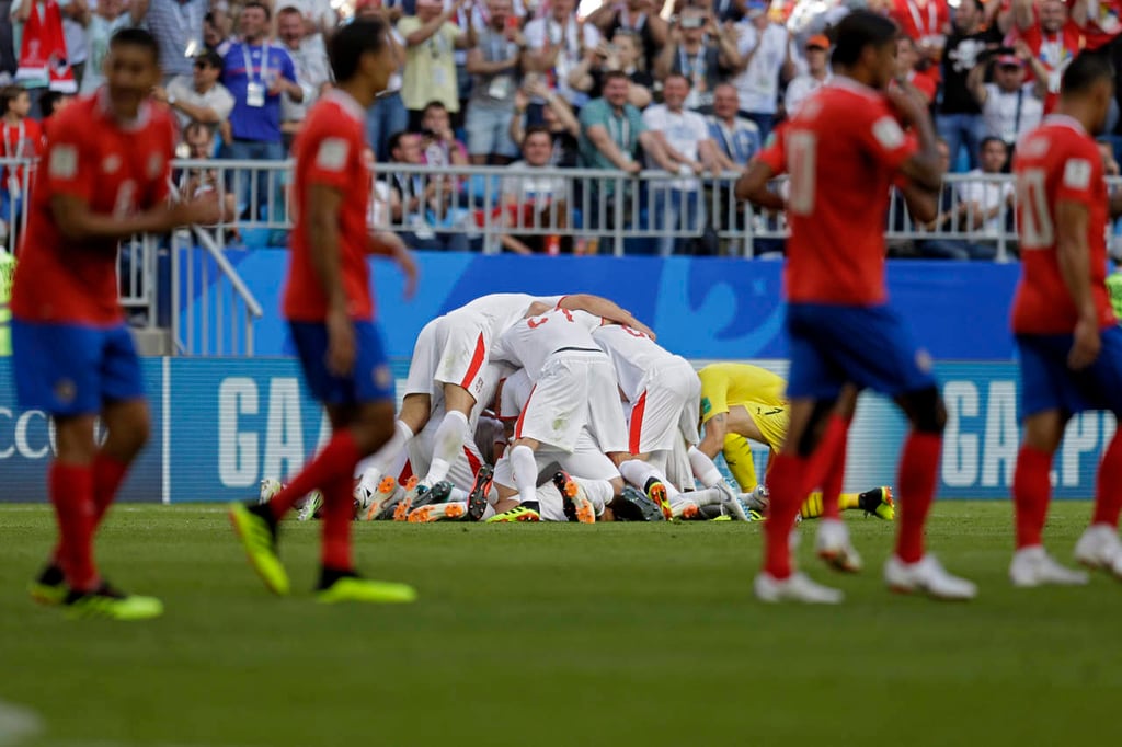 Costa Rica cae en su debut mundialista ante Serbia