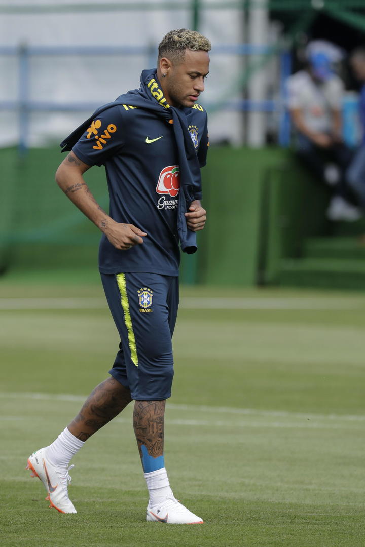 Neymar deja entrenamiento