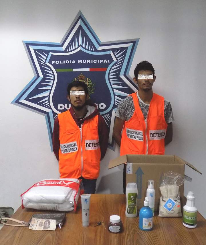 Adictos roban auto; traían varias llaves