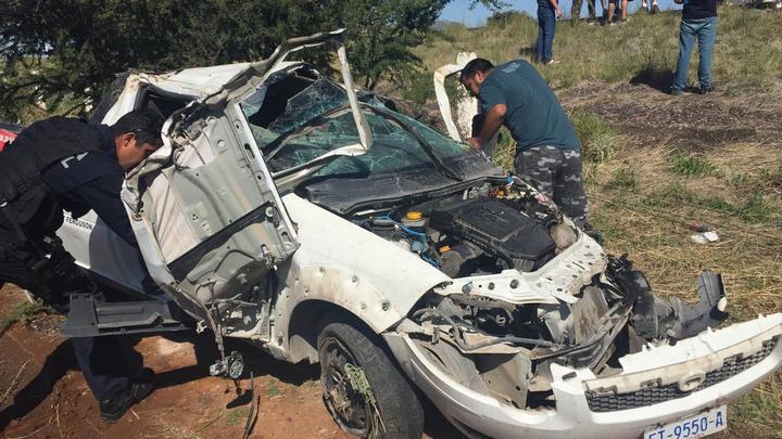 Volcadura en autopista a Gómez Palacio deja un muerto