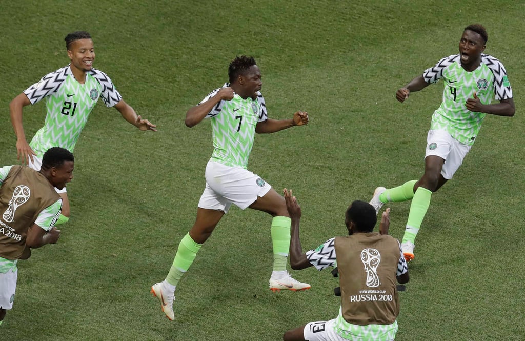Nigeria, con vida tras victoria ante Islandia