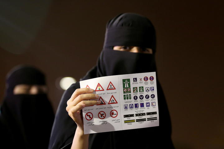 Mujeres en Arabia Saudita podrán conducir