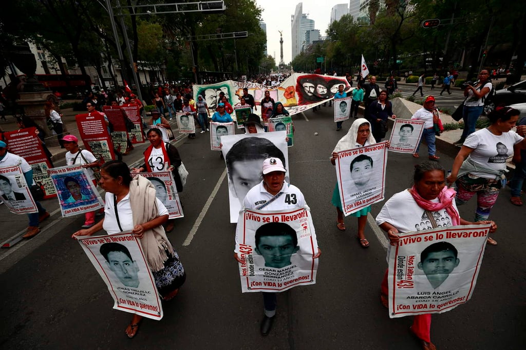 Nuevos libros de texto incluyen Ayotzinapa y Corrupción