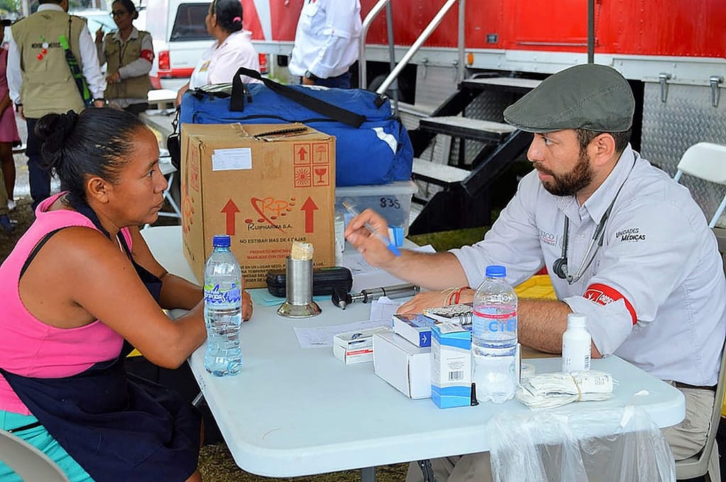 Brigada de médicos regresa a México tras ayudar a Guatemala