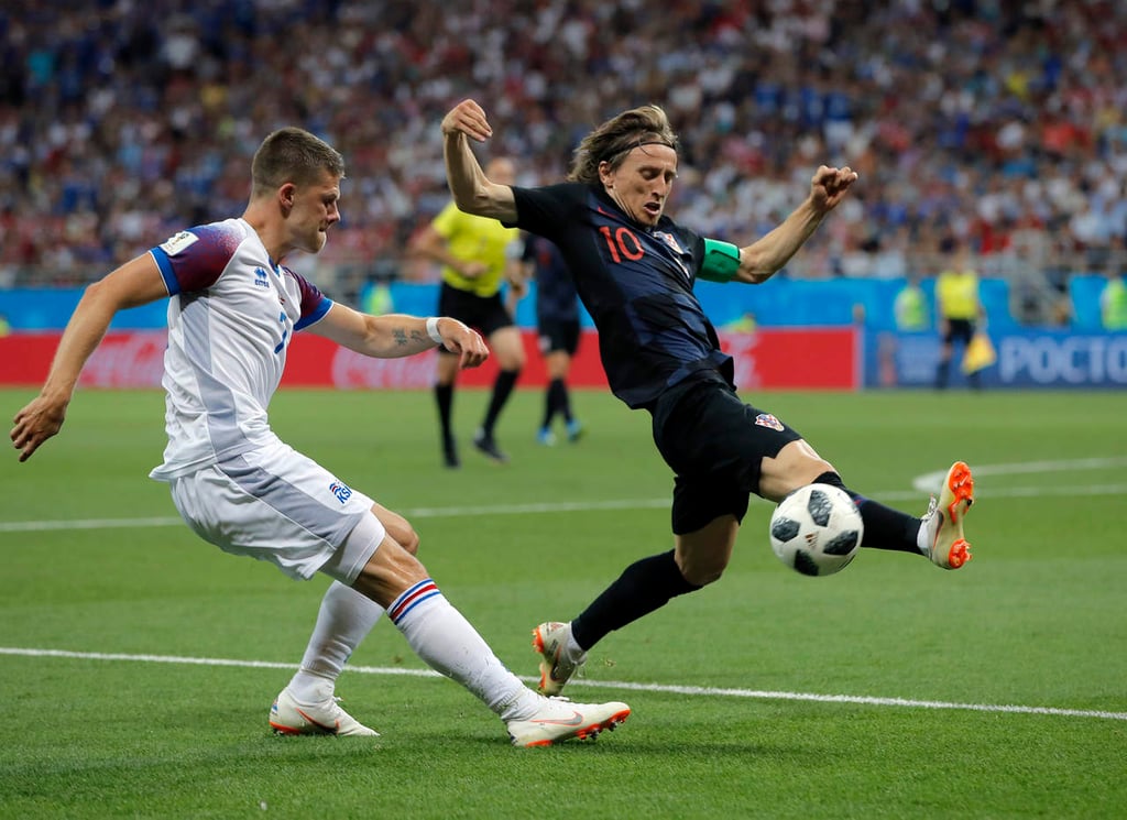 Croacia cierra con paso perfecto venciendo a Islandia