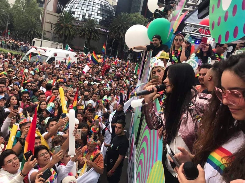 'Guapayasos' llaman sobrada a Fey