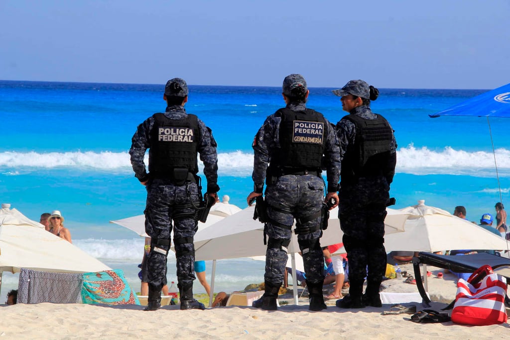 Alertas de viaje de EU bajan turismo en México