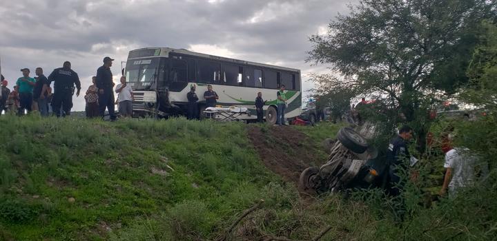 'Doble' percance deja varios lesionados