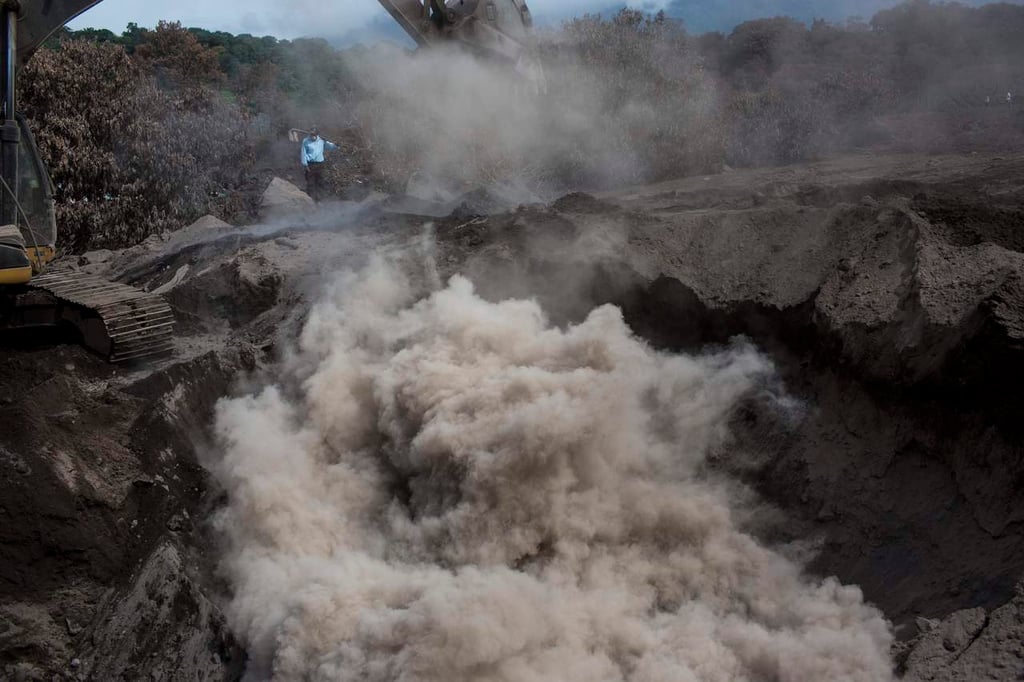 Baja Guatemala cifra de desaparecidos por erupción de Volcán de Fuego