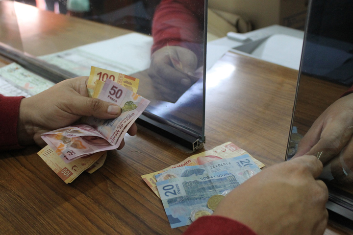 Pagaron a 100 'trabajadores' no identificados