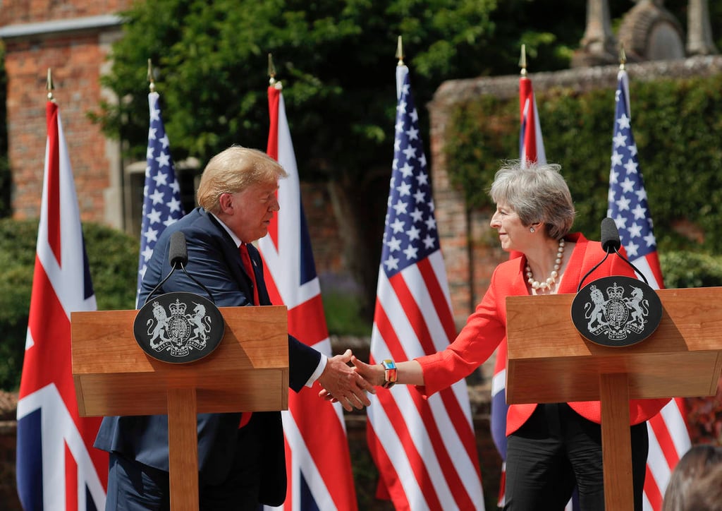 Trump baja tensión con May; promete acuerdo comercial bilateral