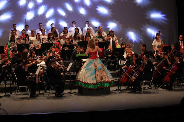 Orquesta Cesaretti homenajea a Durango