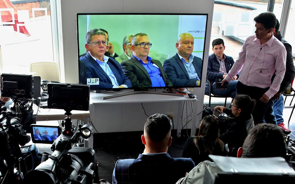 Jefes de FARC comparecen en primer caso de Justicia para Paz