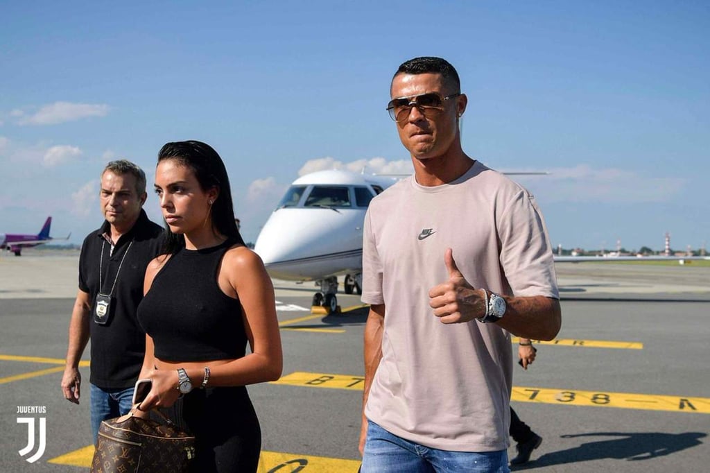 Cristiano llega a Turín para firmar con Juventus