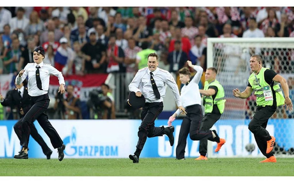 Condenan a 15 días a cantantes de Pussy Riot