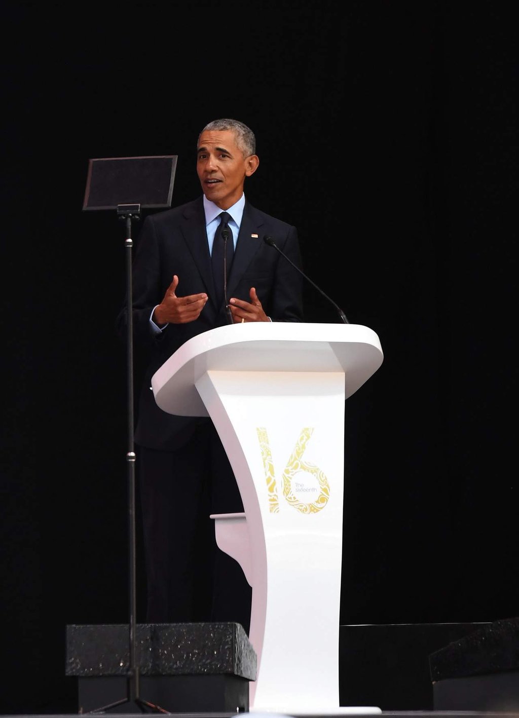 Obama condena 'política de hombres fuertes'