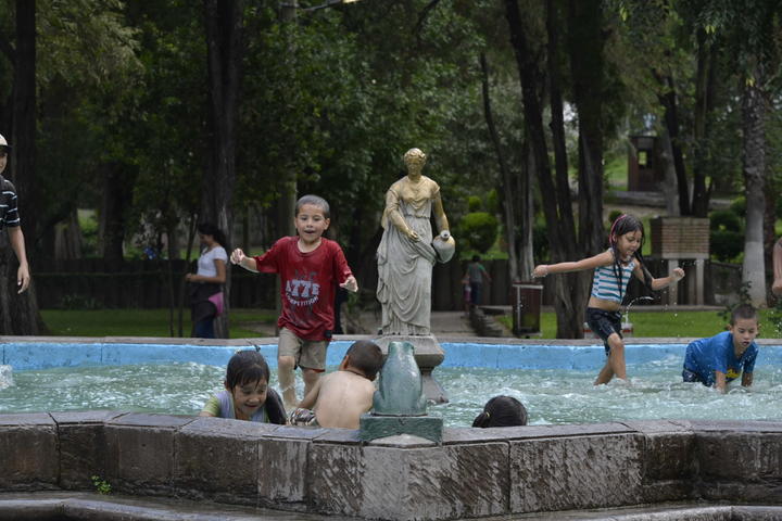 Roban escultura con valor histórico de la fuente de Las Ranitas