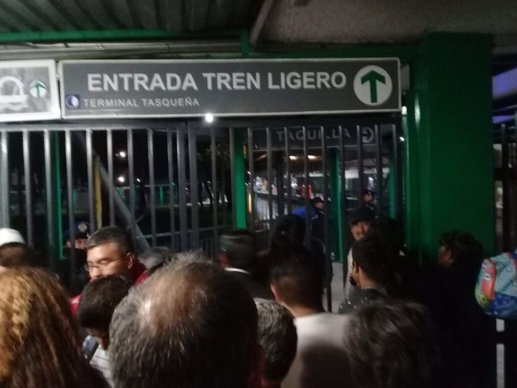 Reportan fallas en Tren Ligero de la CDMX
