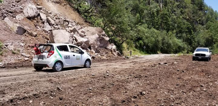 Tras derrumbe, liberan tramo de la libre Durango-Mazatlán