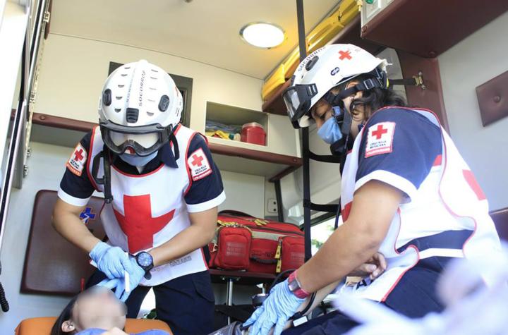 Camionero tumba por accidente a mujer embarazada