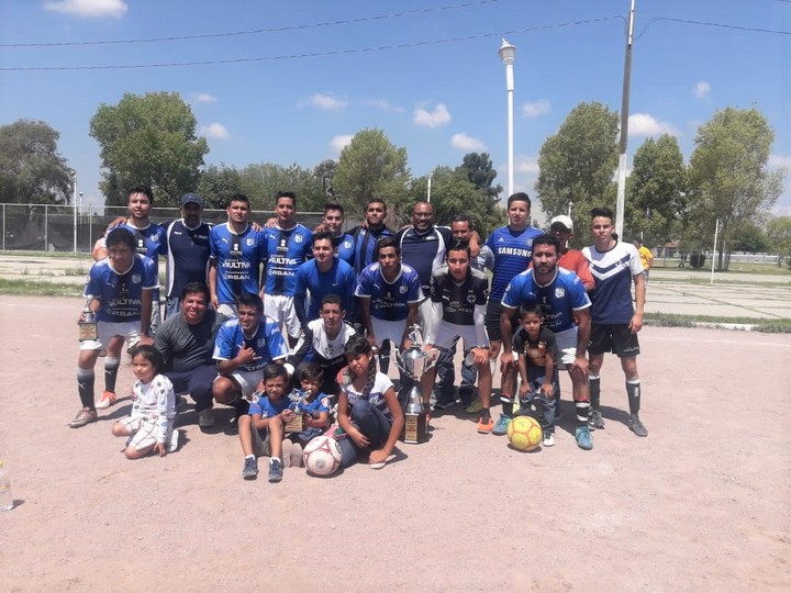 Atlético Canelas levanta la Copa de la Benito Juárez