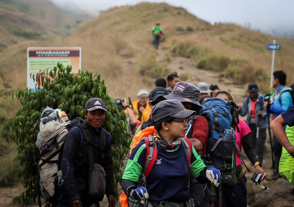 Hay más de 500 turistas varados cerca de volcán tras sismo en Indonesia