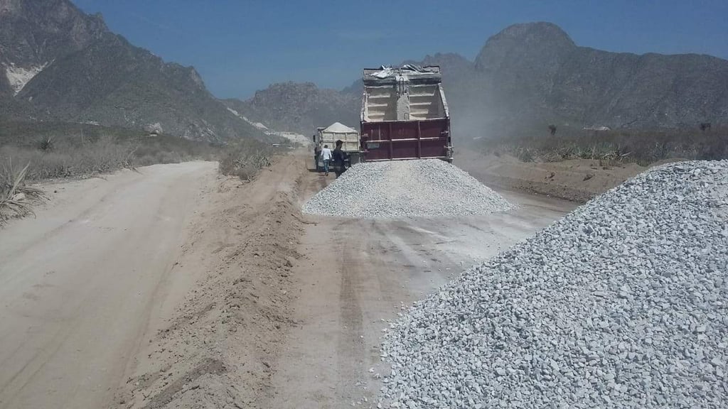 Avanza obra carretera en sector rural de Lerdo